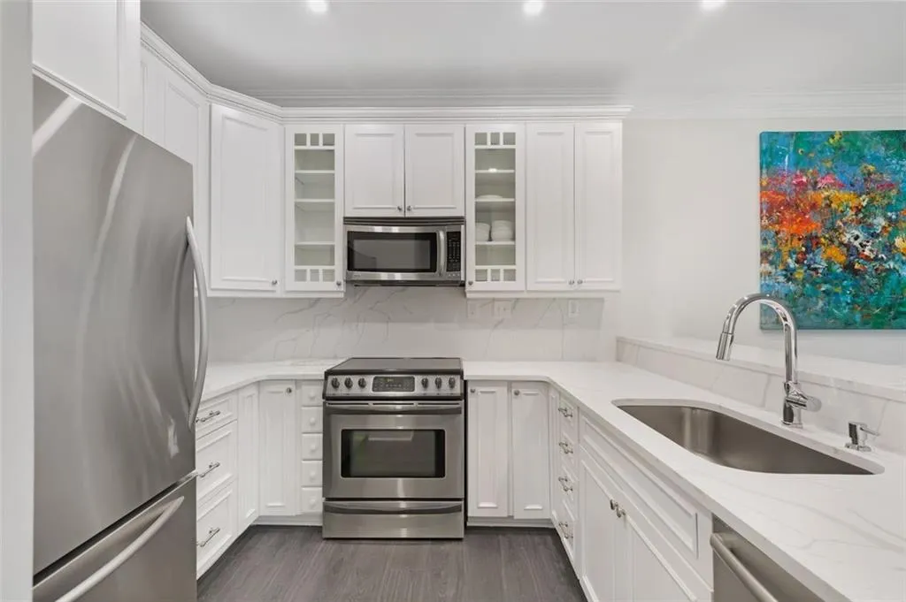 2499 Peachtree Road Ne Unit 503, Atlanta, Georgia 30305, 2 Bedrooms Bedrooms, ,2 BathroomsBathrooms,Residential,For Sale,2499 Peachtree Road Ne Unit 503,7631846