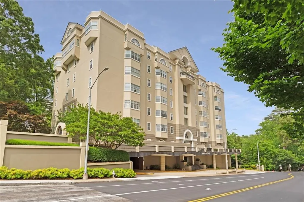 2499 Peachtree Road Ne Unit 503, Atlanta, Georgia 30305, 2 Bedrooms Bedrooms, ,2 BathroomsBathrooms,Residential,For Sale,2499 Peachtree Road Ne Unit 503,7631846