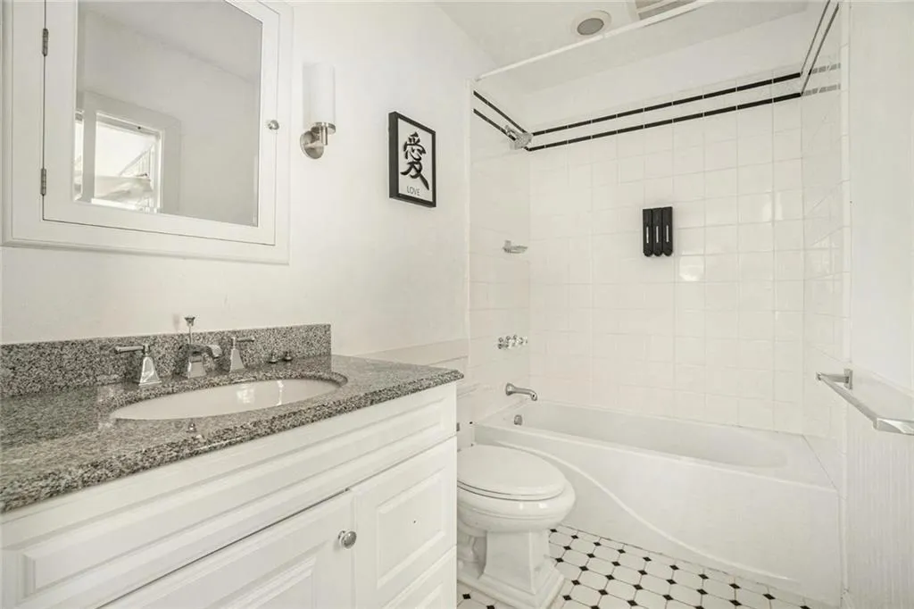 1087 Lee Circle Ne, Atlanta, Georgia 30324, 5 Bedrooms Bedrooms, ,4 BathroomsBathrooms,Residential,For Sale,1087 Lee Circle Ne,7632104