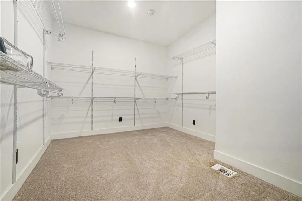 1087 Lee Circle Ne, Atlanta, Georgia 30324, 5 Bedrooms Bedrooms, ,4 BathroomsBathrooms,Residential,For Sale,1087 Lee Circle Ne,7632104