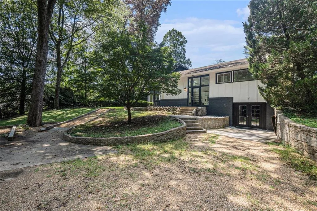 1087 Lee Circle Ne, Atlanta, Georgia 30324, 5 Bedrooms Bedrooms, ,4 BathroomsBathrooms,Residential,For Sale,1087 Lee Circle Ne,7632104