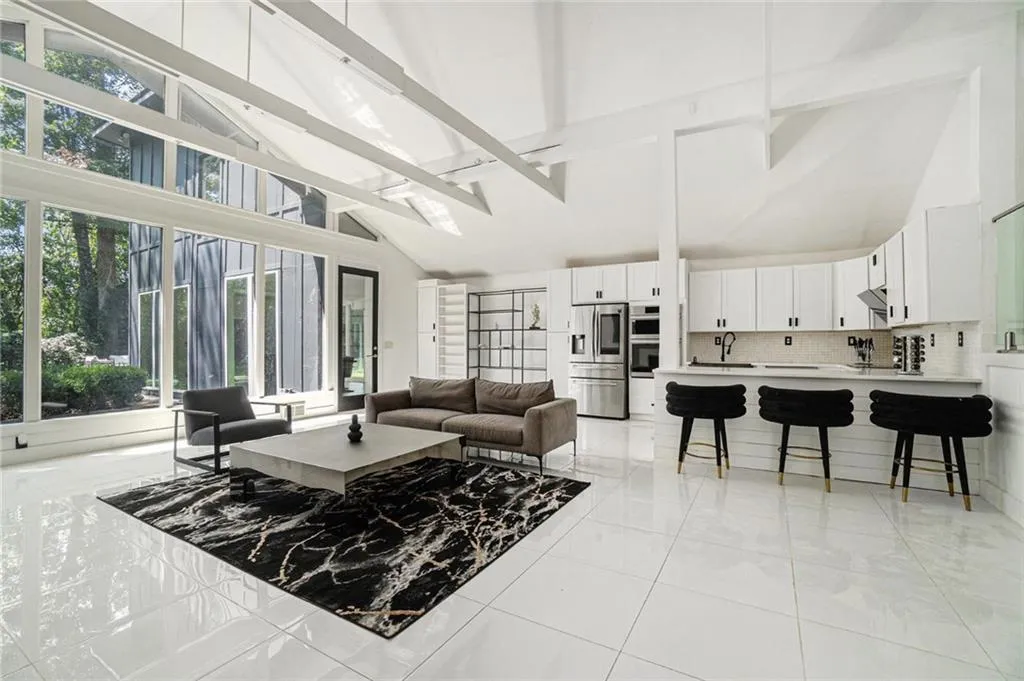 1087 Lee Circle Ne, Atlanta, Georgia 30324, 5 Bedrooms Bedrooms, ,4 BathroomsBathrooms,Residential,For Sale,1087 Lee Circle Ne,7632104