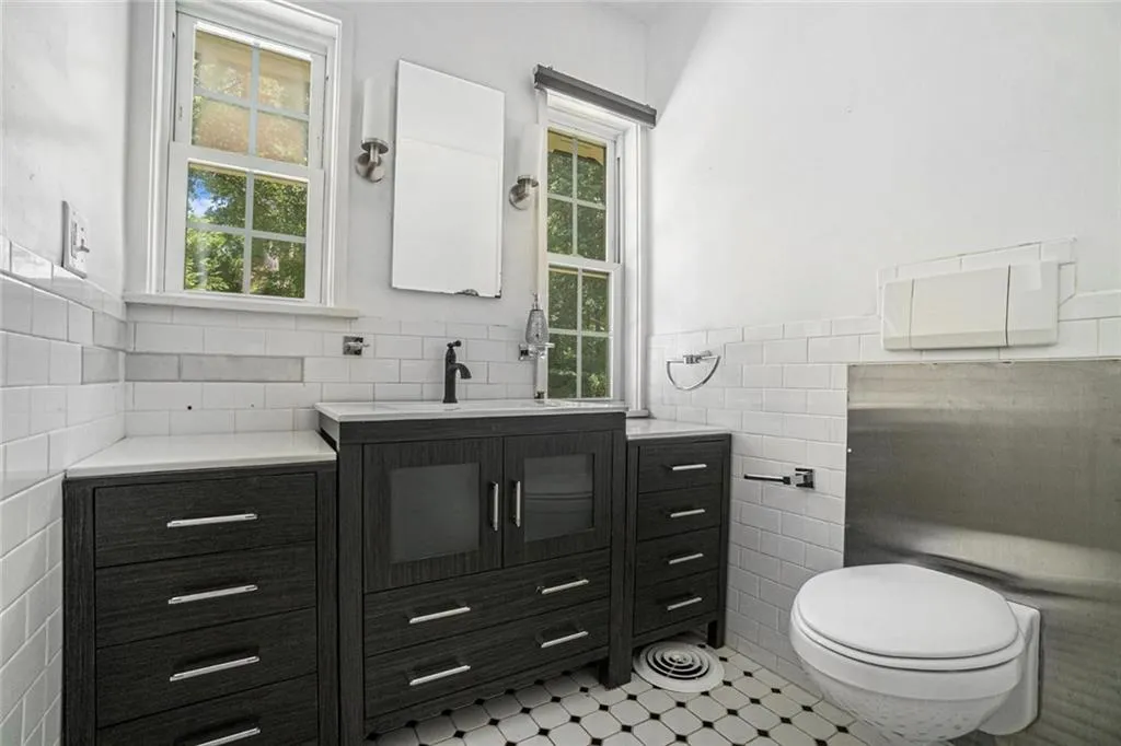 1087 Lee Circle Ne, Atlanta, Georgia 30324, 5 Bedrooms Bedrooms, ,4 BathroomsBathrooms,Residential,For Sale,1087 Lee Circle Ne,7632104