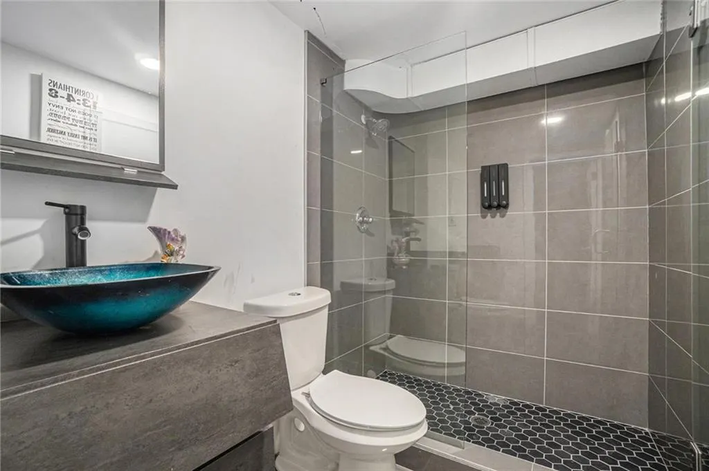 1087 Lee Circle Ne, Atlanta, Georgia 30324, 5 Bedrooms Bedrooms, ,4 BathroomsBathrooms,Residential,For Sale,1087 Lee Circle Ne,7632104
