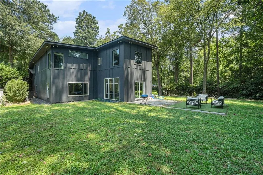 1087 Lee Circle Ne, Atlanta, Georgia 30324, 5 Bedrooms Bedrooms, ,4 BathroomsBathrooms,Residential,For Sale,1087 Lee Circle Ne,7632104