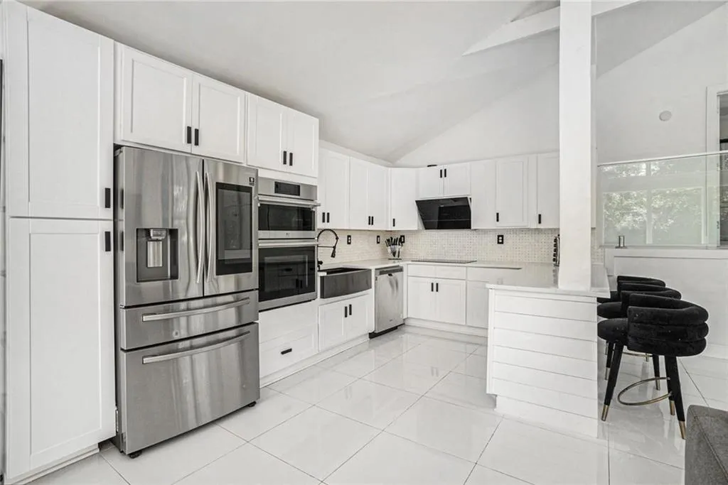 1087 Lee Circle Ne, Atlanta, Georgia 30324, 5 Bedrooms Bedrooms, ,4 BathroomsBathrooms,Residential,For Sale,1087 Lee Circle Ne,7632104