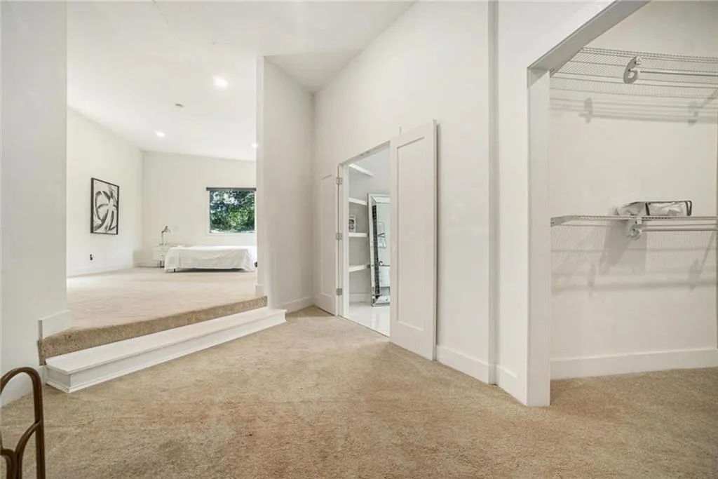 1087 Lee Circle Ne, Atlanta, Georgia 30324, 5 Bedrooms Bedrooms, ,4 BathroomsBathrooms,Residential,For Sale,1087 Lee Circle Ne,7632104