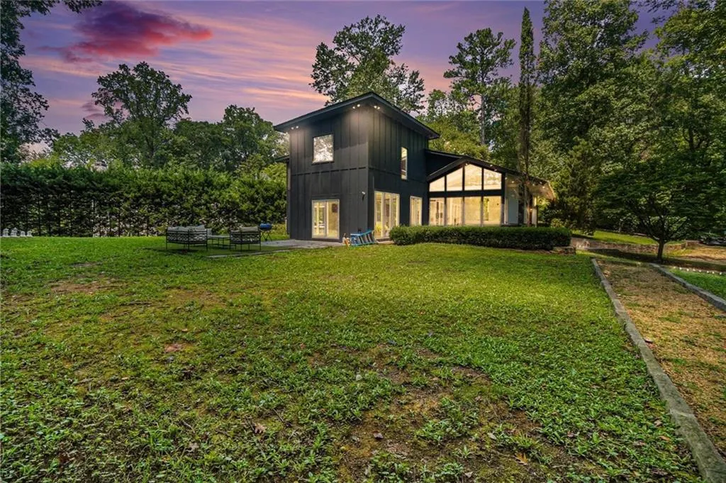 1087 Lee Circle Ne, Atlanta, Georgia 30324, 5 Bedrooms Bedrooms, ,4 BathroomsBathrooms,Residential,For Sale,1087 Lee Circle Ne,7632104
