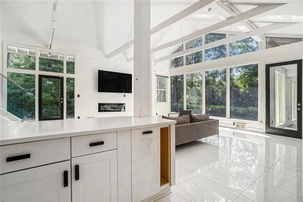 1087 Lee Circle Ne, Atlanta, Georgia 30324, 5 Bedrooms Bedrooms, ,4 BathroomsBathrooms,Residential,For Sale,1087 Lee Circle Ne,7632104