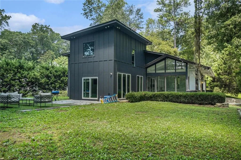 1087 Lee Circle Ne, Atlanta, Georgia 30324, 5 Bedrooms Bedrooms, ,4 BathroomsBathrooms,Residential,For Sale,1087 Lee Circle Ne,7632104