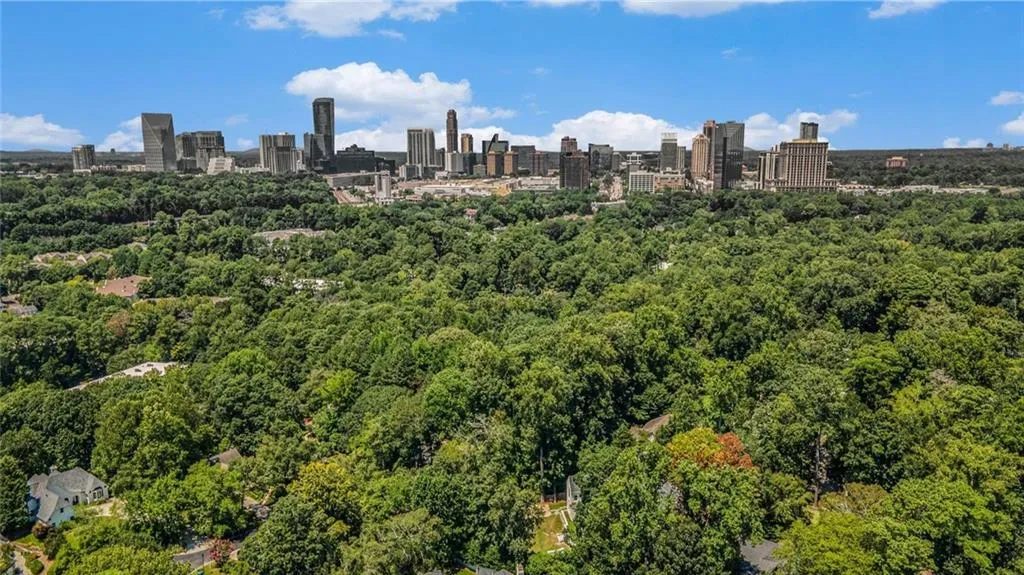 1087 Lee Circle Ne, Atlanta, Georgia 30324, 5 Bedrooms Bedrooms, ,4 BathroomsBathrooms,Residential,For Sale,1087 Lee Circle Ne,7632104