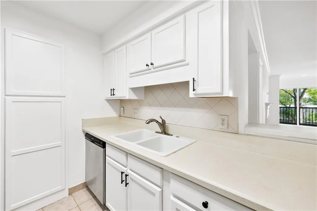 1201 Pine Heights Drive, Atlanta, Georgia 30324, 2 Bedrooms Bedrooms, ,2 BathroomsBathrooms,Residential,For Sale,1201 Pine Heights Drive,7643160