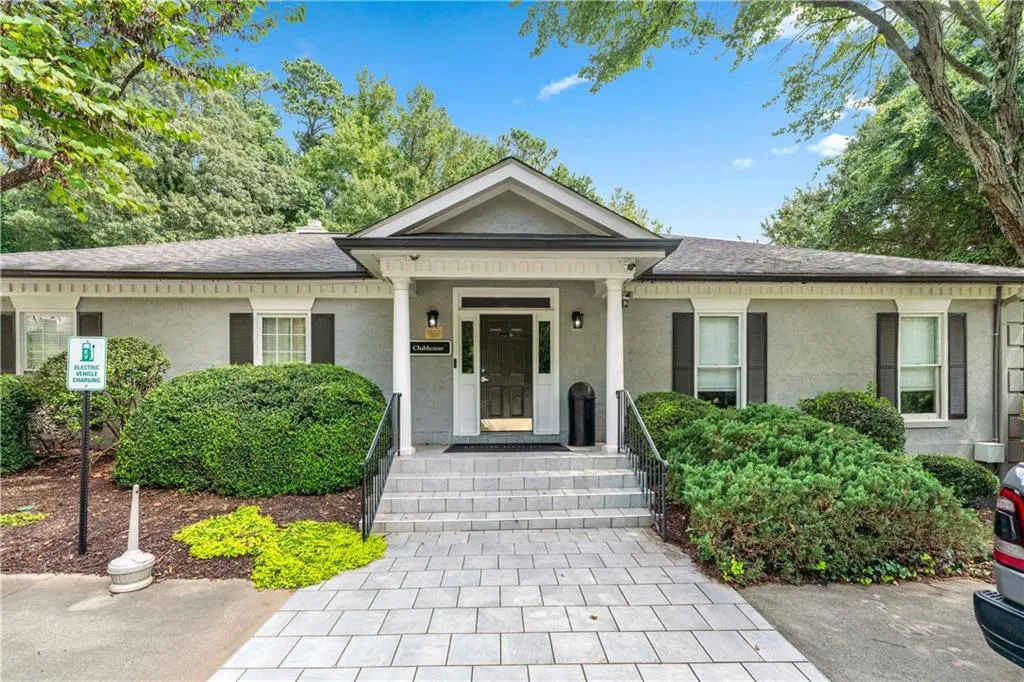 1201 Pine Heights Drive, Atlanta, Georgia 30324, 2 Bedrooms Bedrooms, ,2 BathroomsBathrooms,Residential,For Sale,1201 Pine Heights Drive,7643160