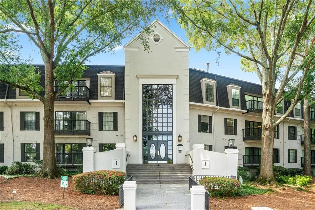1201 Pine Heights Drive, Atlanta, Georgia 30324, 2 Bedrooms Bedrooms, ,2 BathroomsBathrooms,Residential,For Sale,1201 Pine Heights Drive,7643160