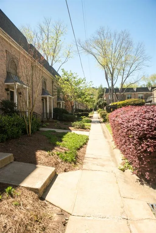 6980 Roswell Road Unit B2, Atlanta, Georgia 30328, 2 Bedrooms Bedrooms, ,2 BathroomsBathrooms,Residential,Sold,6980 Roswell Road Unit B2,5681325