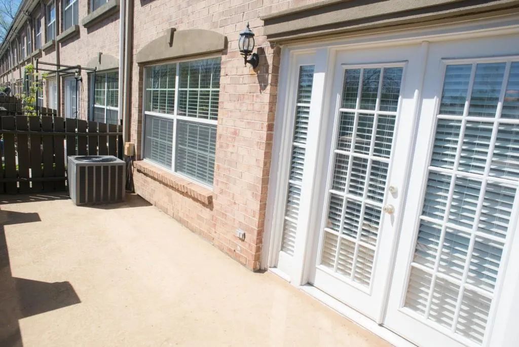 6980 Roswell Road Unit B2, Atlanta, Georgia 30328, 2 Bedrooms Bedrooms, ,2 BathroomsBathrooms,Residential,Sold,6980 Roswell Road Unit B2,5681325