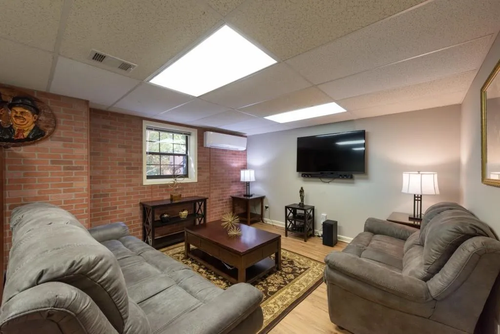 561 Dalrymple Road, Sandy Springs, Georgia 30328, 6 Bedrooms Bedrooms, ,4 BathroomsBathrooms,Residential,Sold,561 Dalrymple Road,6831349