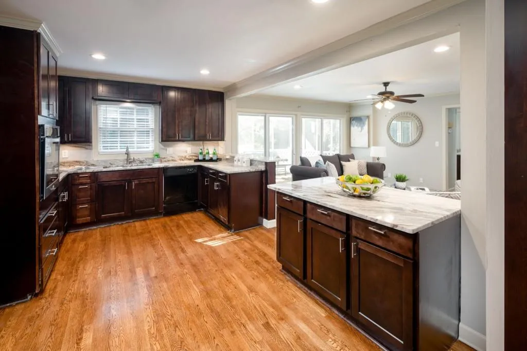 561 Dalrymple Road, Sandy Springs, Georgia 30328, 6 Bedrooms Bedrooms, ,4 BathroomsBathrooms,Residential,Sold,561 Dalrymple Road,6831349