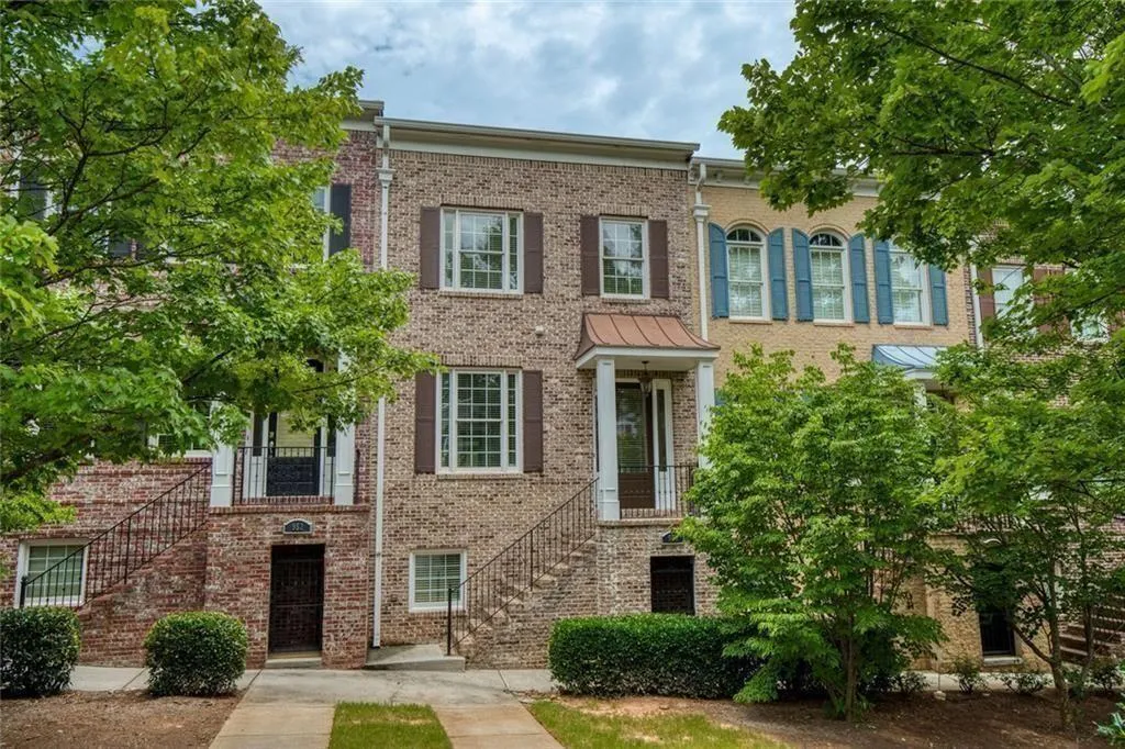 956 Persimmon Point Ne, Sandy Springs, Georgia 30328, 2 Bedrooms Bedrooms, ,2 BathroomsBathrooms,Residential,For Sale,956 Persimmon Point Ne,7711109