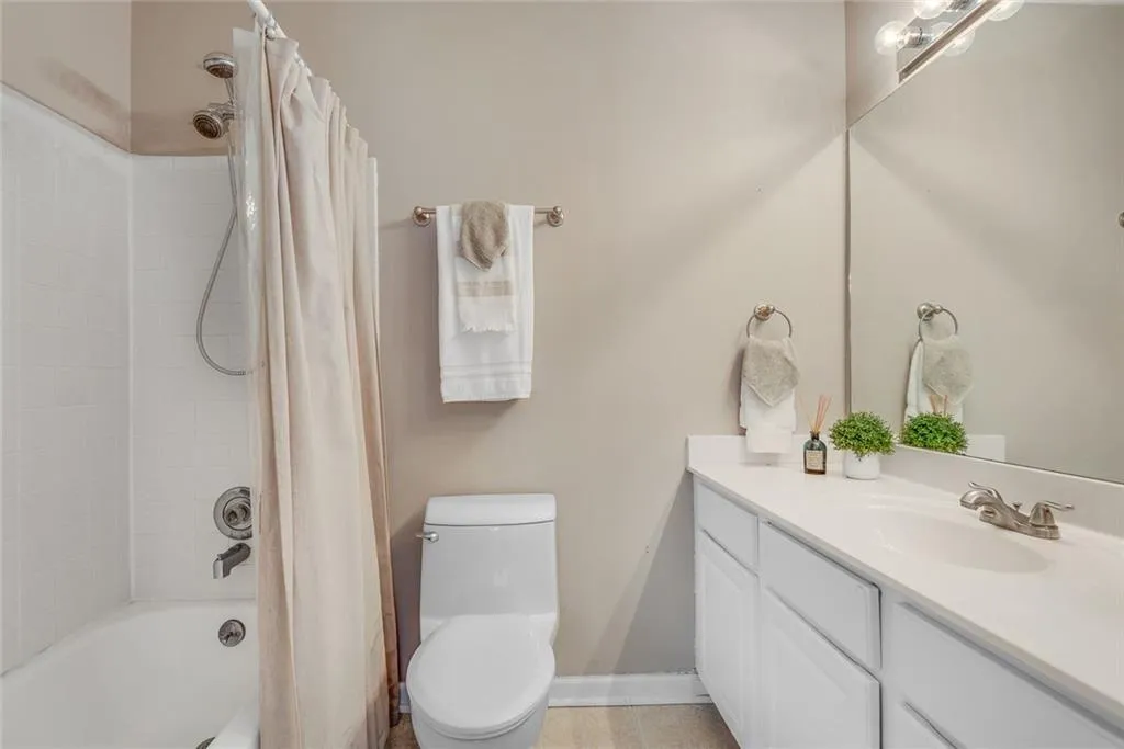 100 Mount Vernon Circle, Atlanta, Georgia 30338, 2 Bedrooms Bedrooms, ,2 BathroomsBathrooms,Residential,For Sale,100 Mount Vernon Circle,7728293