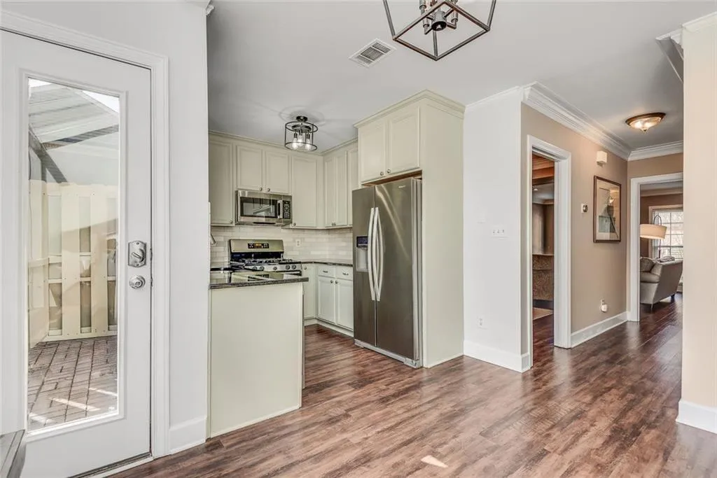 100 Mount Vernon Circle, Atlanta, Georgia 30338, 2 Bedrooms Bedrooms, ,2 BathroomsBathrooms,Residential,For Sale,100 Mount Vernon Circle,7728293