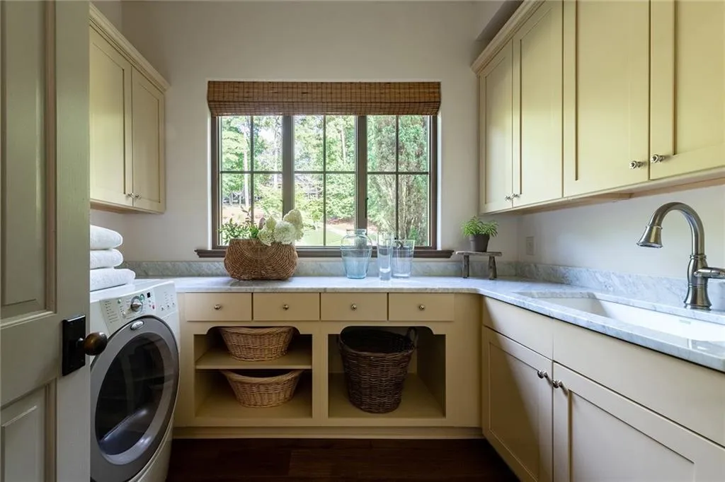 1714 Brandon Hall Drive, Atlanta, Georgia 30350, 4 Bedrooms Bedrooms, ,5 BathroomsBathrooms,Residential,Sold,1714 Brandon Hall Drive,7068576 1714 Brandon Hall Drive, Atlanta, Georgia 30350, 4 Bedrooms Bedrooms, ,5 BathroomsBathrooms,Residential,Sold,1714 Brandon Hall Drive,7068576