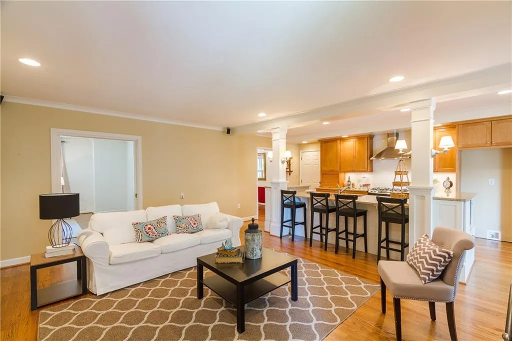 5985 Greenbrier Road, Atlanta, Georgia 30328, 3 Bedrooms Bedrooms, ,2 BathroomsBathrooms,Residential,Sold,5985 Greenbrier Road,5744939