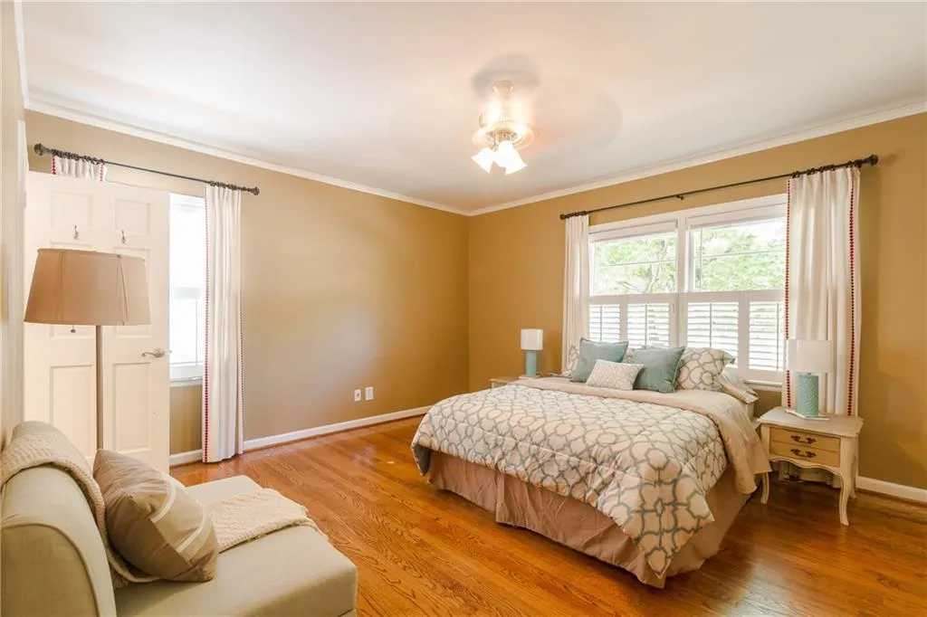 5985 Greenbrier Road, Atlanta, Georgia 30328, 3 Bedrooms Bedrooms, ,2 BathroomsBathrooms,Residential,Sold,5985 Greenbrier Road,5744939