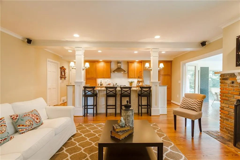 5985 Greenbrier Road, Atlanta, Georgia 30328, 3 Bedrooms Bedrooms, ,2 BathroomsBathrooms,Residential,Sold,5985 Greenbrier Road,5744939