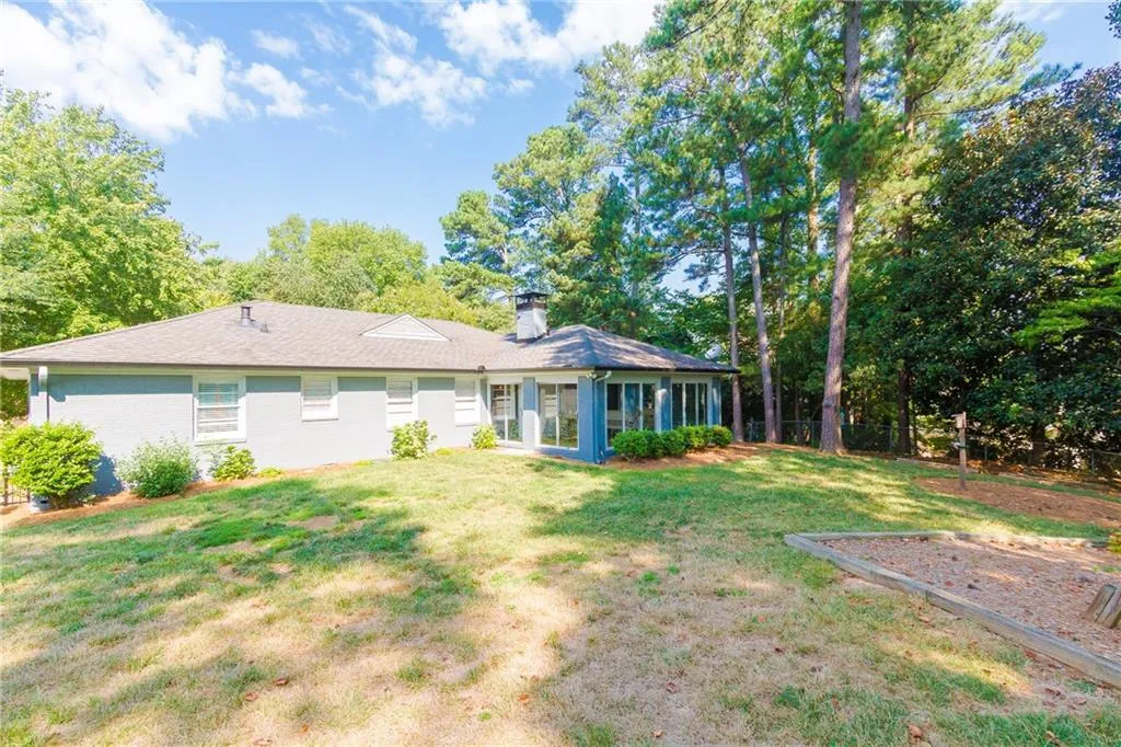 5985 Greenbrier Road, Atlanta, Georgia 30328, 3 Bedrooms Bedrooms, ,2 BathroomsBathrooms,Residential,Sold,5985 Greenbrier Road,5744939