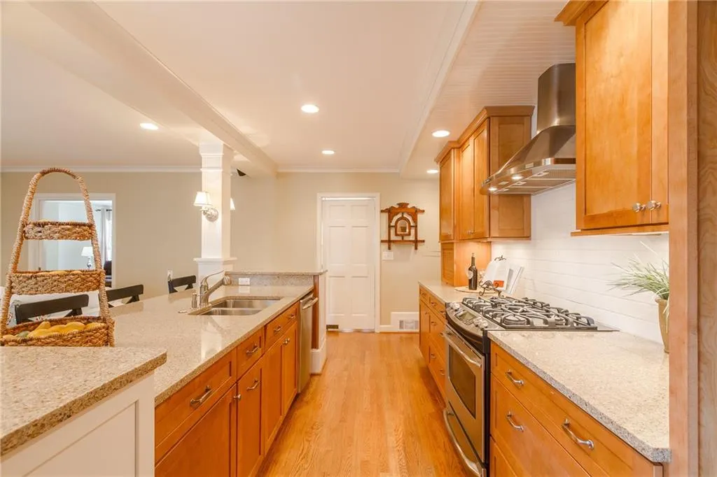 5985 Greenbrier Road, Atlanta, Georgia 30328, 3 Bedrooms Bedrooms, ,2 BathroomsBathrooms,Residential,Sold,5985 Greenbrier Road,5744939