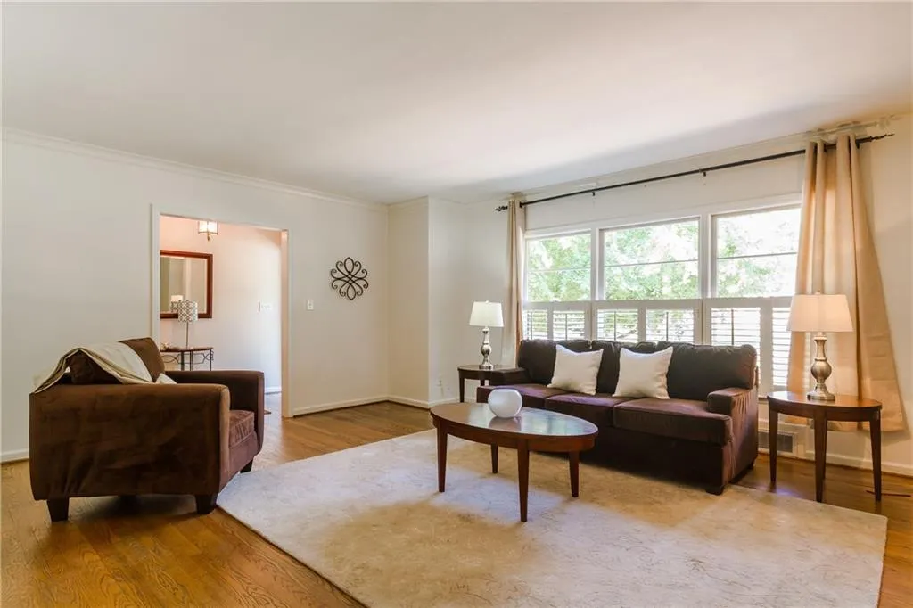 5985 Greenbrier Road, Atlanta, Georgia 30328, 3 Bedrooms Bedrooms, ,2 BathroomsBathrooms,Residential,Sold,5985 Greenbrier Road,5744939