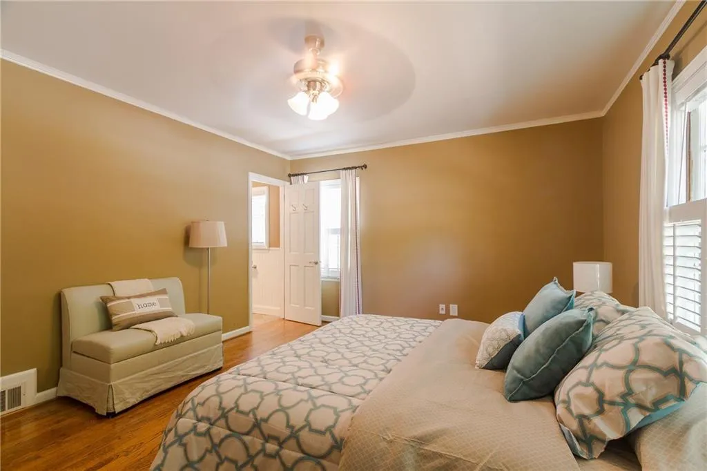 5985 Greenbrier Road, Atlanta, Georgia 30328, 3 Bedrooms Bedrooms, ,2 BathroomsBathrooms,Residential,Sold,5985 Greenbrier Road,5744939