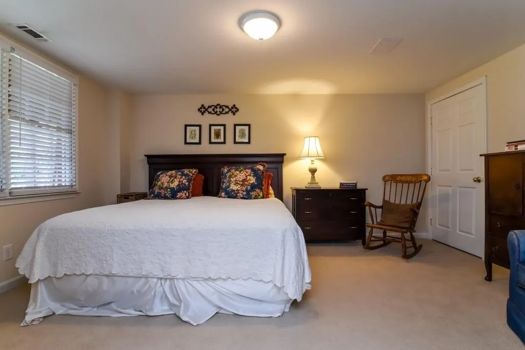 130 Old College Way, Sandy Springs, Georgia 30328, 5 Bedrooms Bedrooms, ,3 BathroomsBathrooms,Residential,Sold,130 Old College Way,5811085