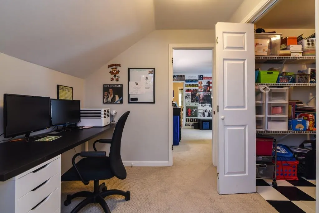 130 Old College Way, Sandy Springs, Georgia 30328, 5 Bedrooms Bedrooms, ,3 BathroomsBathrooms,Residential,Sold,130 Old College Way,5811085