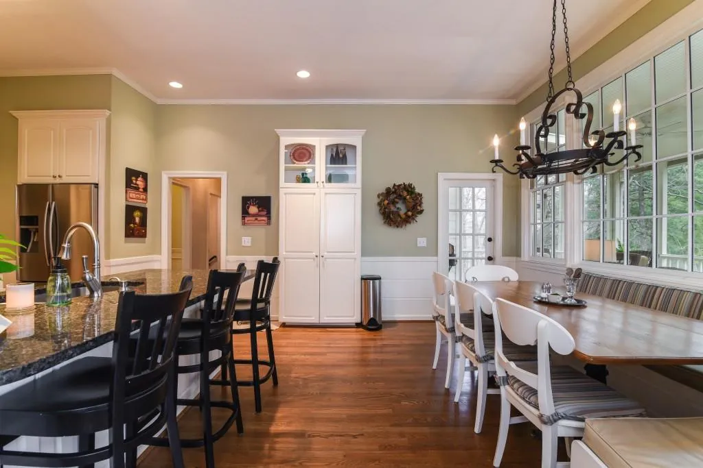 130 Old College Way, Sandy Springs, Georgia 30328, 5 Bedrooms Bedrooms, ,3 BathroomsBathrooms,Residential,Sold,130 Old College Way,5811085