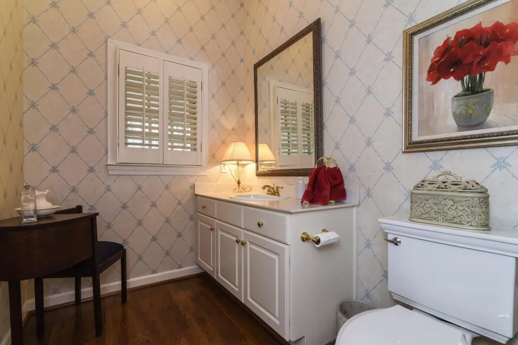 130 Old College Way, Sandy Springs, Georgia 30328, 5 Bedrooms Bedrooms, ,3 BathroomsBathrooms,Residential,Sold,130 Old College Way,5811085