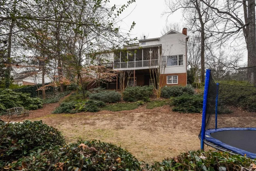 130 Old College Way, Sandy Springs, Georgia 30328, 5 Bedrooms Bedrooms, ,3 BathroomsBathrooms,Residential,Sold,130 Old College Way,5811085