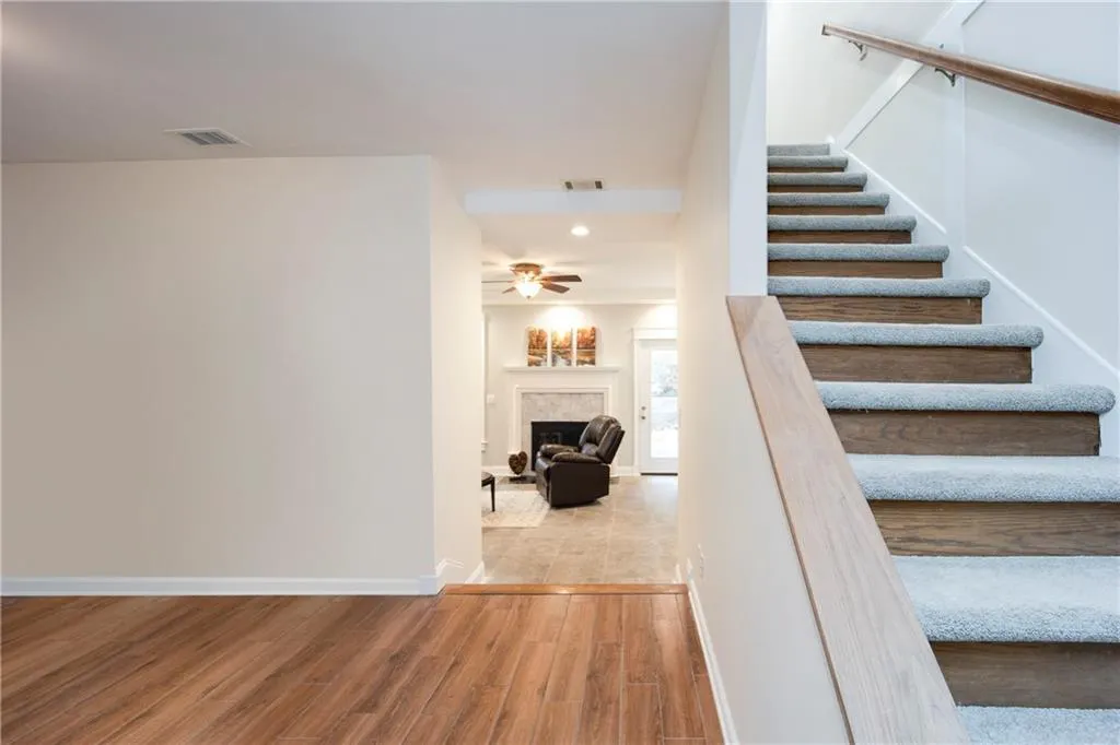 5430 Chemin De Vie, Sandy Springs, Georgia 30342, 2 Bedrooms Bedrooms, ,2 BathroomsBathrooms,Residential,Sold,5430 Chemin De Vie,6836145