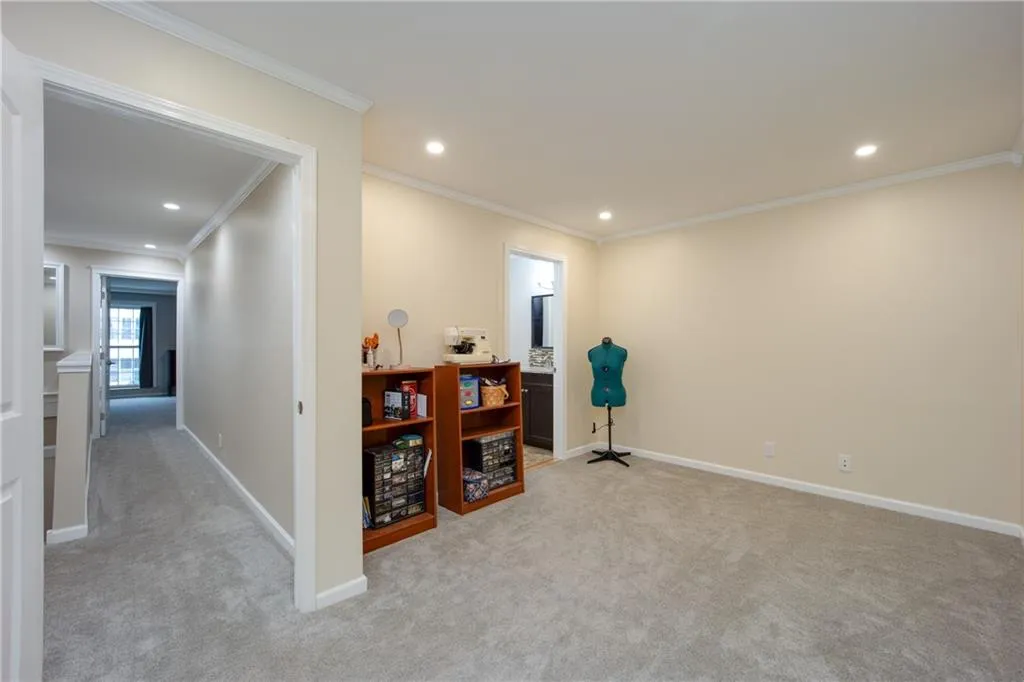5430 Chemin De Vie, Sandy Springs, Georgia 30342, 2 Bedrooms Bedrooms, ,2 BathroomsBathrooms,Residential,Sold,5430 Chemin De Vie,6836145