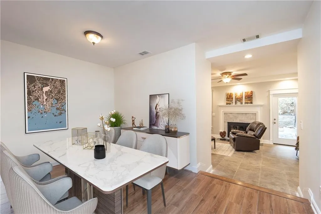 5430 Chemin De Vie, Sandy Springs, Georgia 30342, 2 Bedrooms Bedrooms, ,2 BathroomsBathrooms,Residential,Sold,5430 Chemin De Vie,6836145