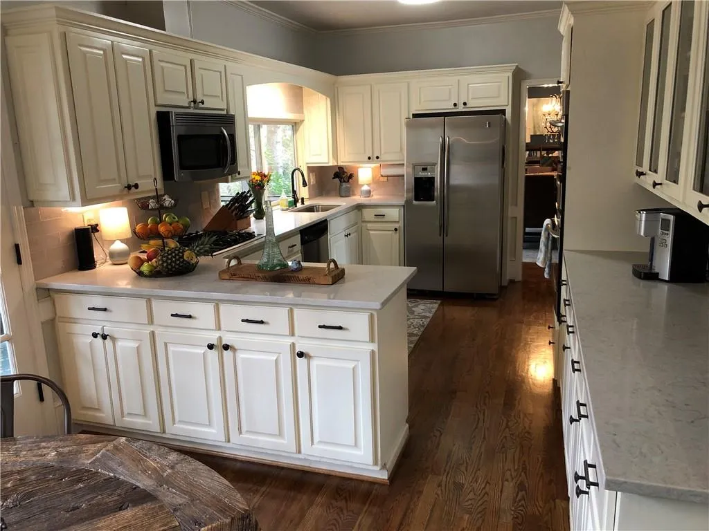 6020 Blackwater Trail Nw, Sandy Springs, Georgia 30328, 5 Bedrooms Bedrooms, ,4 BathroomsBathrooms,Residential,Sold,6020 Blackwater Trail Nw,6689819