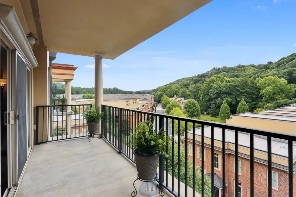 200 River Vista Drive Unit 716, Atlanta, Georgia 30339, 1 Bedroom Bedrooms, ,1 BathroomBathrooms,Residential,Sold,200 River Vista Drive Unit 716,7085277