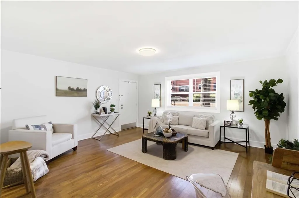 3660 Peachtree Road Ne Unit H3, Atlanta, Georgia 30319, 2 Bedrooms Bedrooms, 0 ,2 BathroomsBathrooms,Residential,For Sale,3660 Peachtree Road Ne Unit H3,7724199