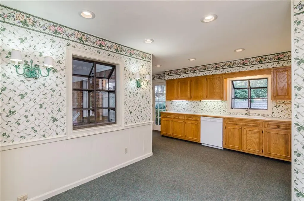 231 Hillswick Court, Sandy Springs, Georgia 30328, 3 Bedrooms Bedrooms, ,3 BathroomsBathrooms,Residential,Sold,231 Hillswick Court,5768724