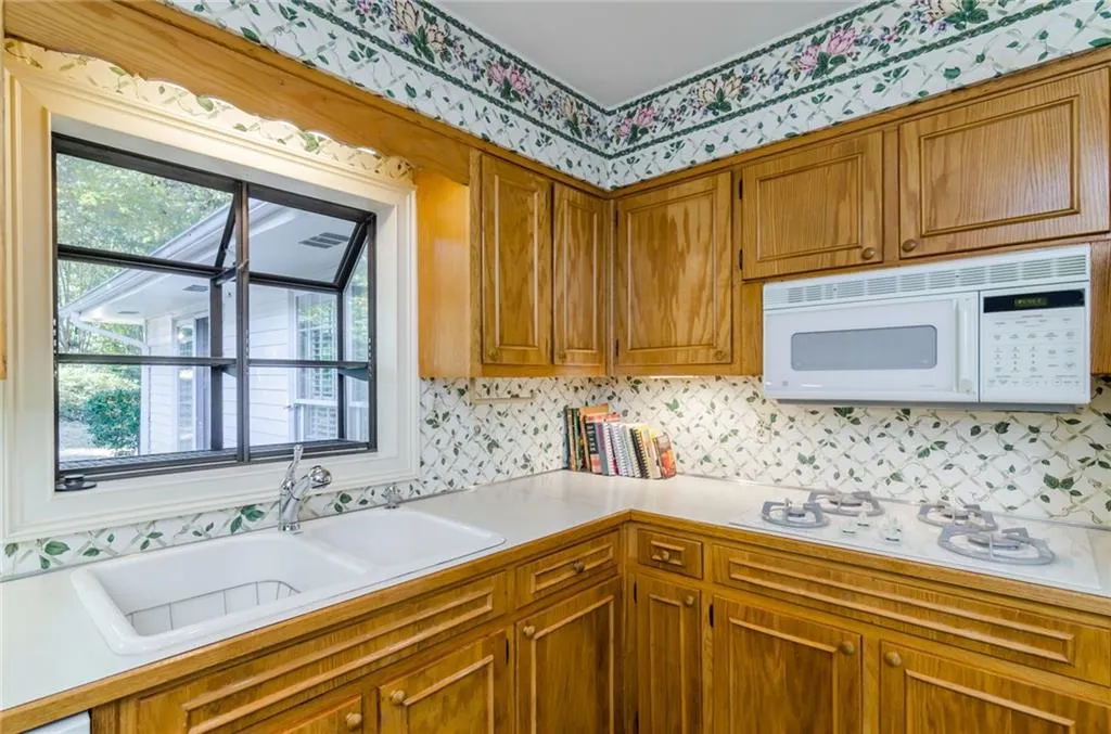 231 Hillswick Court, Sandy Springs, Georgia 30328, 3 Bedrooms Bedrooms, ,3 BathroomsBathrooms,Residential,Sold,231 Hillswick Court,5768724