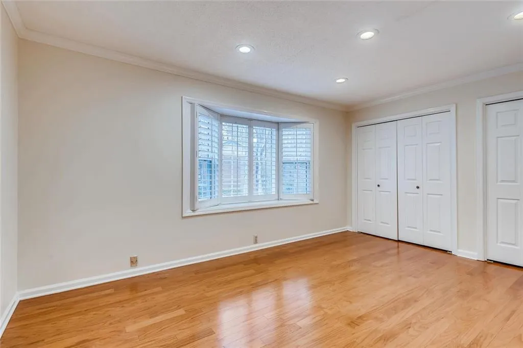 101 Dunwoody Chace, Sandy Springs, Georgia 30328, 3 Bedrooms Bedrooms, ,3 BathroomsBathrooms,Residential,Sold,101 Dunwoody Chace,6840639