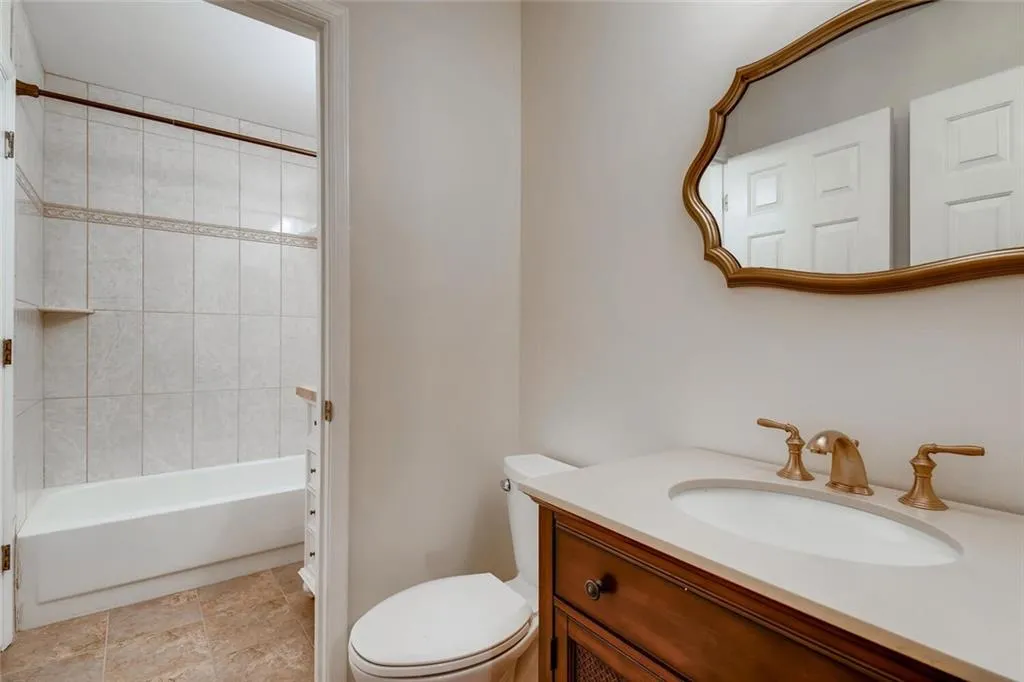 101 Dunwoody Chace, Sandy Springs, Georgia 30328, 3 Bedrooms Bedrooms, ,3 BathroomsBathrooms,Residential,Sold,101 Dunwoody Chace,6840639