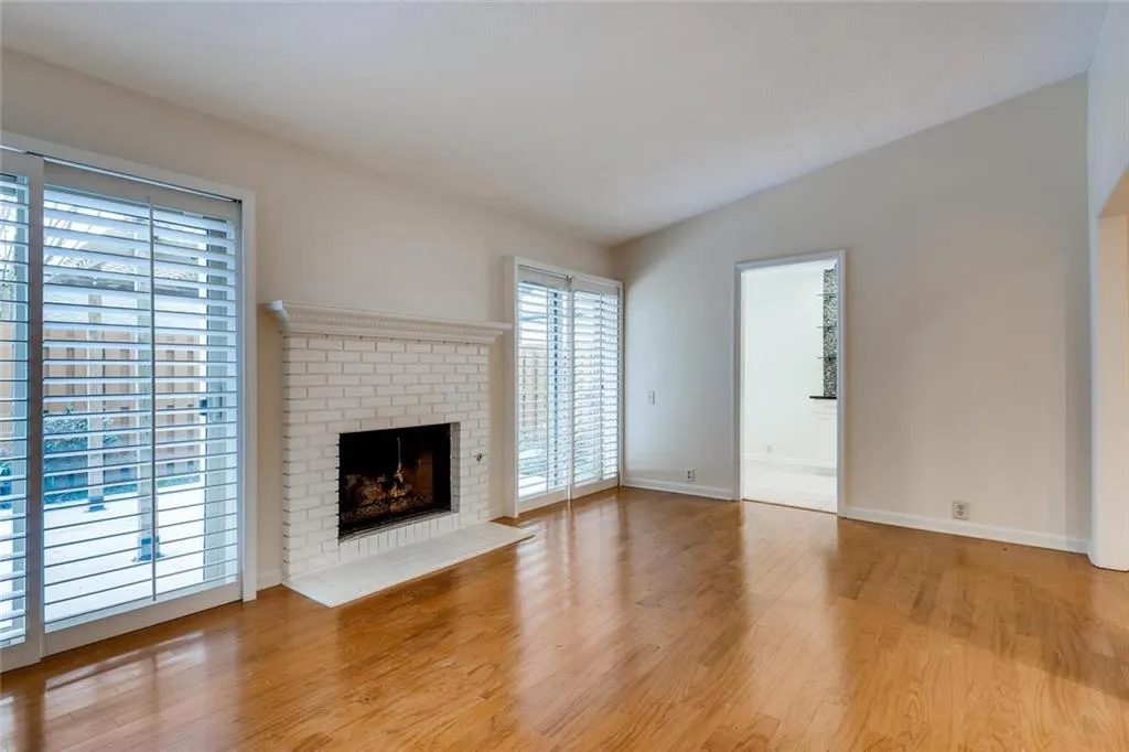 101 Dunwoody Chace, Sandy Springs, Georgia 30328, 3 Bedrooms Bedrooms, ,3 BathroomsBathrooms,Residential,Sold,101 Dunwoody Chace,6840639