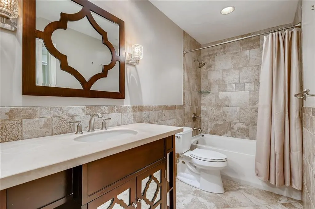 101 Dunwoody Chace, Sandy Springs, Georgia 30328, 3 Bedrooms Bedrooms, ,3 BathroomsBathrooms,Residential,Sold,101 Dunwoody Chace,6840639